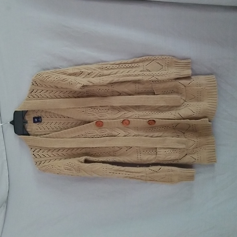 Gap knit button up with pockets
